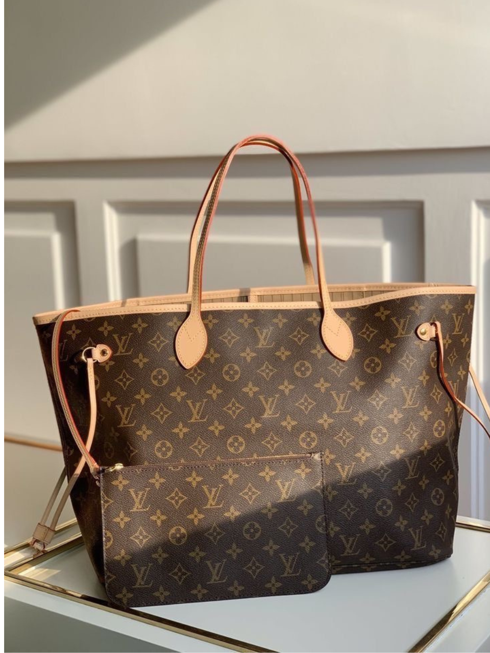 Neverfull MM LV – Vermelho Cereja